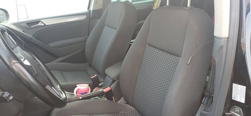 Volkswagen Golf VI 1.6 TDI Trendline BlueMotion 2010 – снимка 20