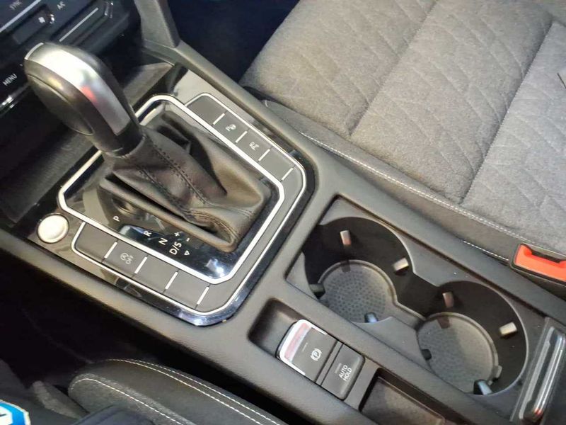 Volkswagen Passat 2.0 TDI Business 2023 – снимка 16