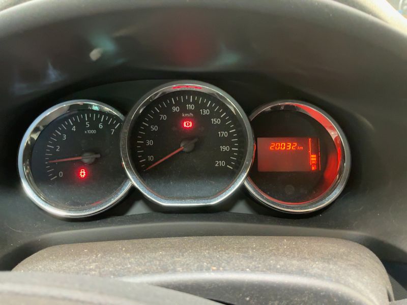 Dacia Sandero 0.9 TCe Stepway Prestige 2015 – снимка 18