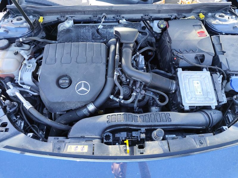 Mercedes-Benz A-Klasse Limousine A 200 AMG Line 2022 – снимка 8