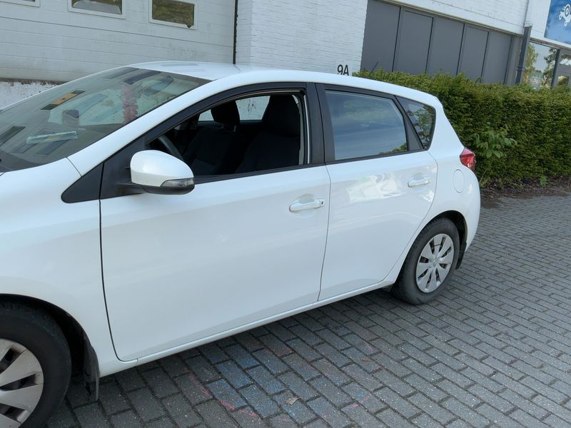 Toyota Auris 1.4 Turbodiesel Basis 2014 – снимка 4