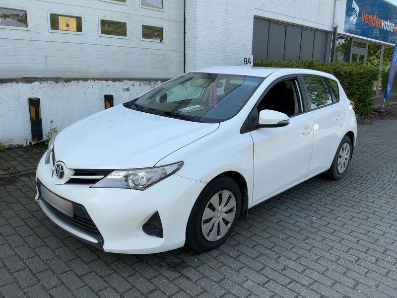 Toyota Auris 1.4 Turbodiesel Basis 2014 – снимка 1
