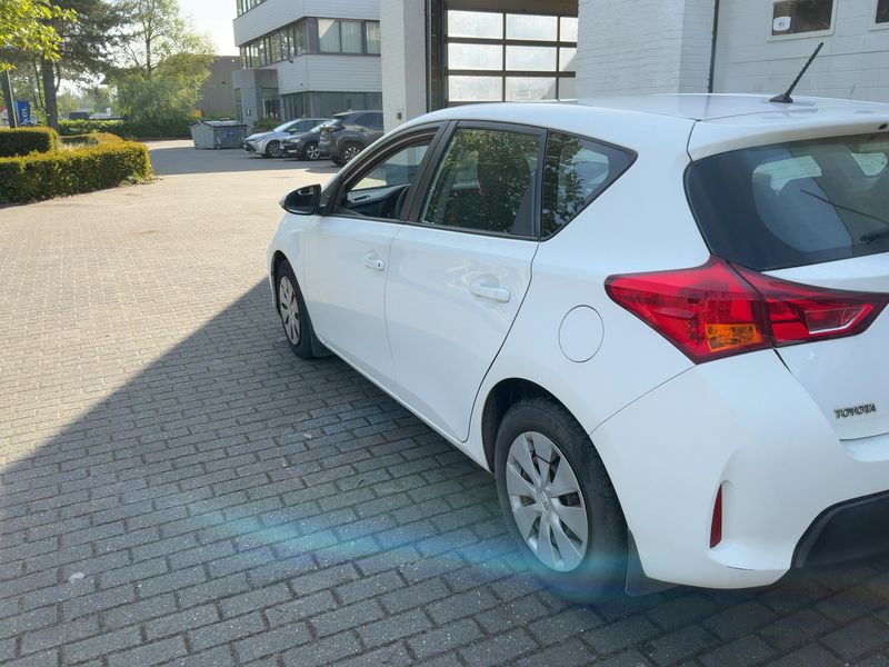 Toyota Auris 1.4 Turbodiesel Basis 2014 – снимка 6