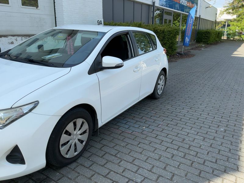 Toyota Auris 1.4 Turbodiesel Basis 2014 – снимка 2