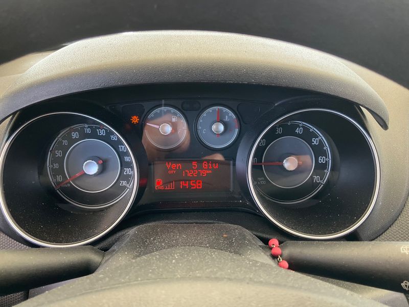 Fiat Punto 1.4 Natural Power CNG Street 2015 – снимка 4
