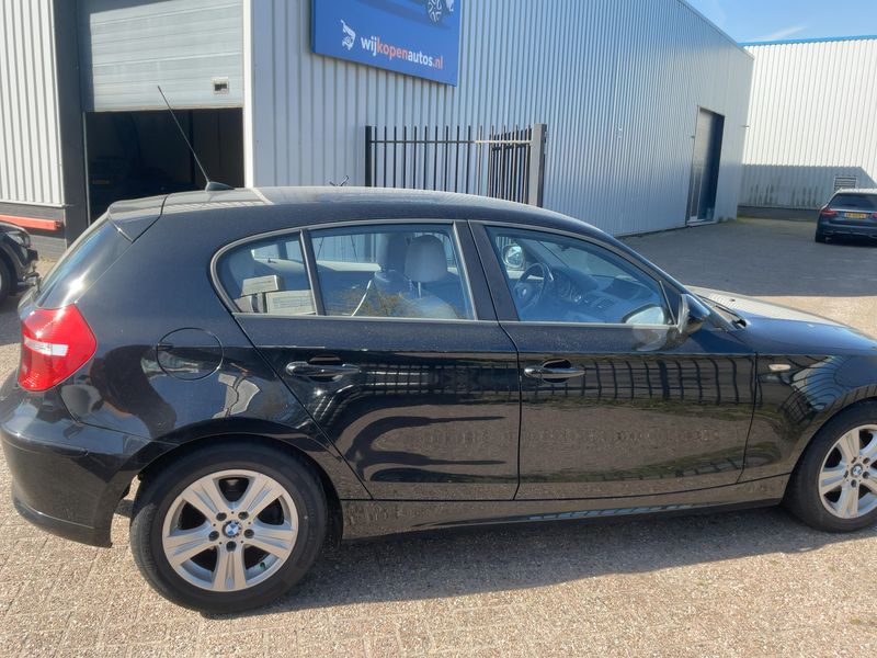 BMW 1er 116d 2011 – снимка 10