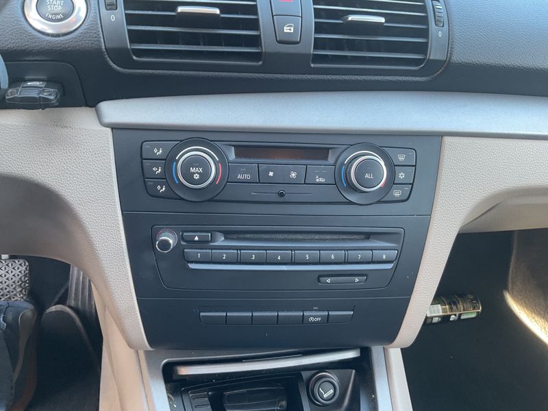 BMW 1er 116d 2011 – снимка 30