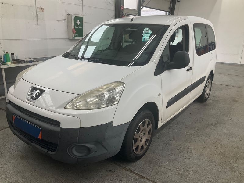 Peugeot Partner 1.6 Esplanade 2010 – снимка 1