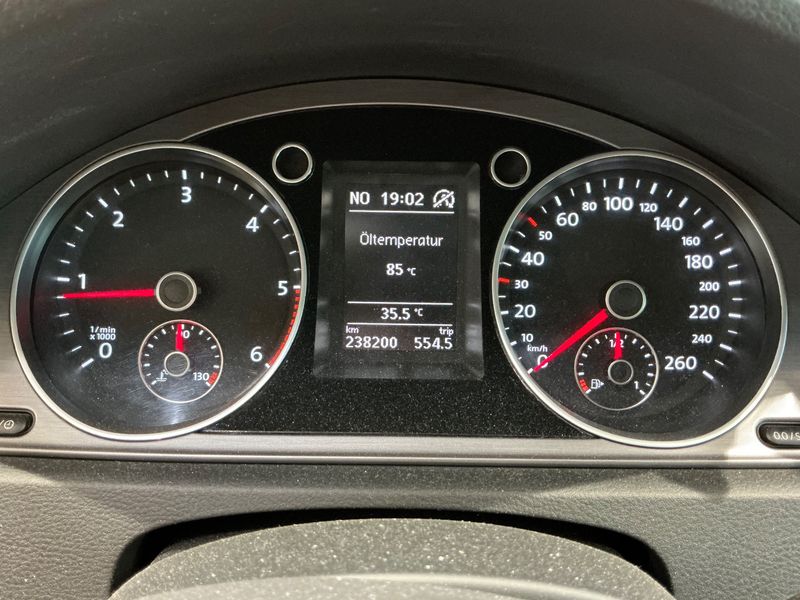 Volkswagen Passat 2.0 TDI Comfortline BlueMotion Tech 2013 – снимка 19