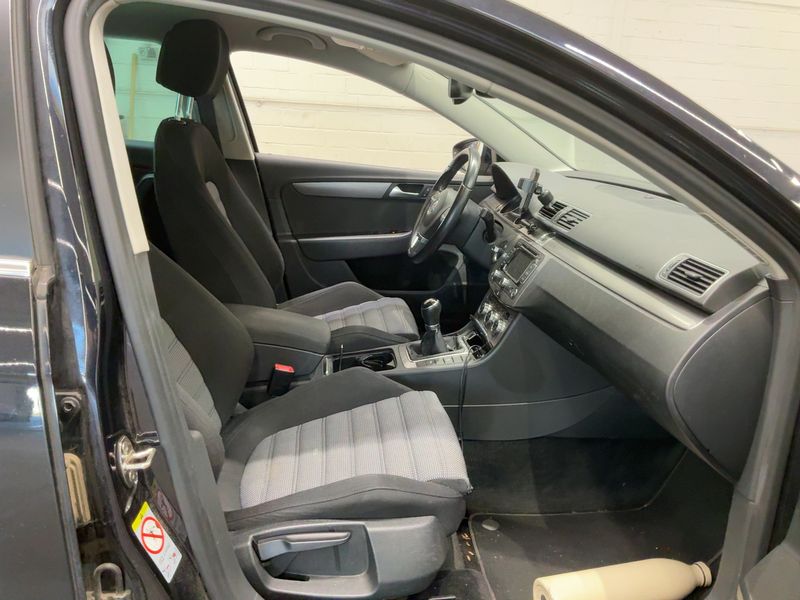 Volkswagen Passat 2.0 TDI Comfortline BlueMotion Tech 2013 – снимка 17
