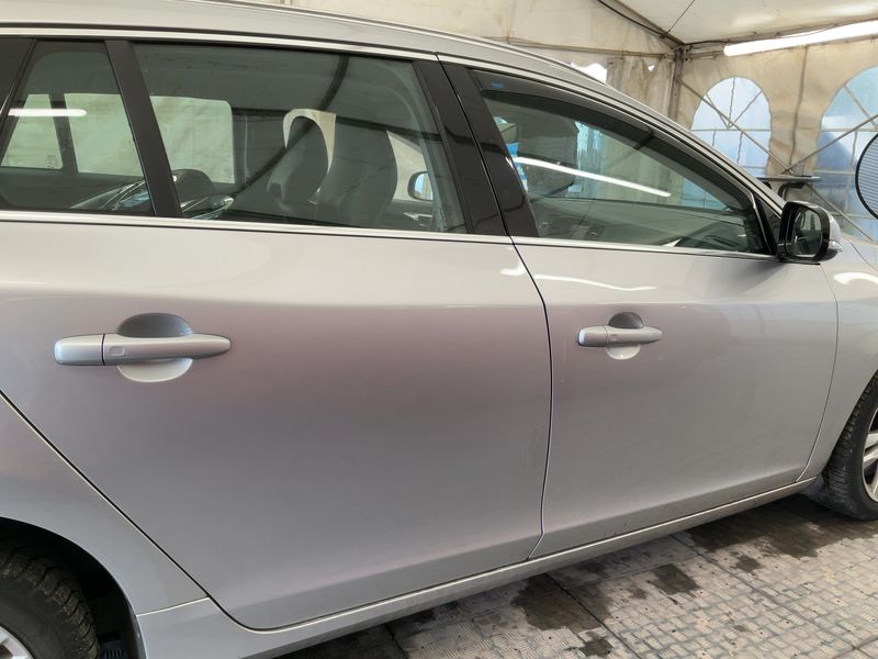 Volvo V60 2.4 D6 Plug-in Hybrid Summum AWD 2015 – снимка 10