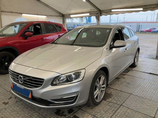 Volvo V60 2.4 D6 Plug-in Hybrid Summum AWD 2015 – снимка 1