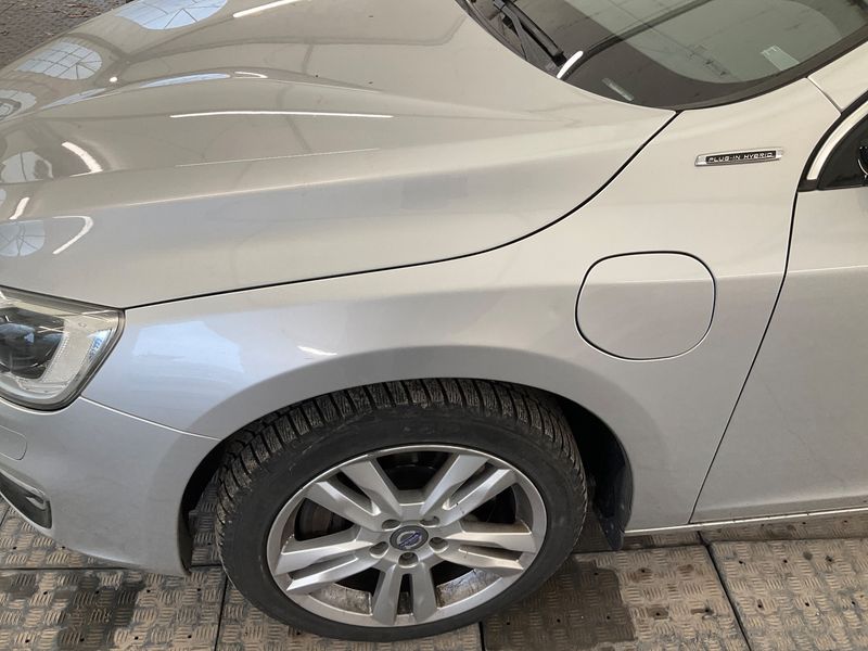 Volvo V60 2.4 D6 Plug-in Hybrid Summum AWD 2015 – снимка 31