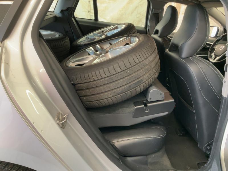 Volvo V60 2.4 D6 Plug-in Hybrid Summum AWD 2015 – снимка 20