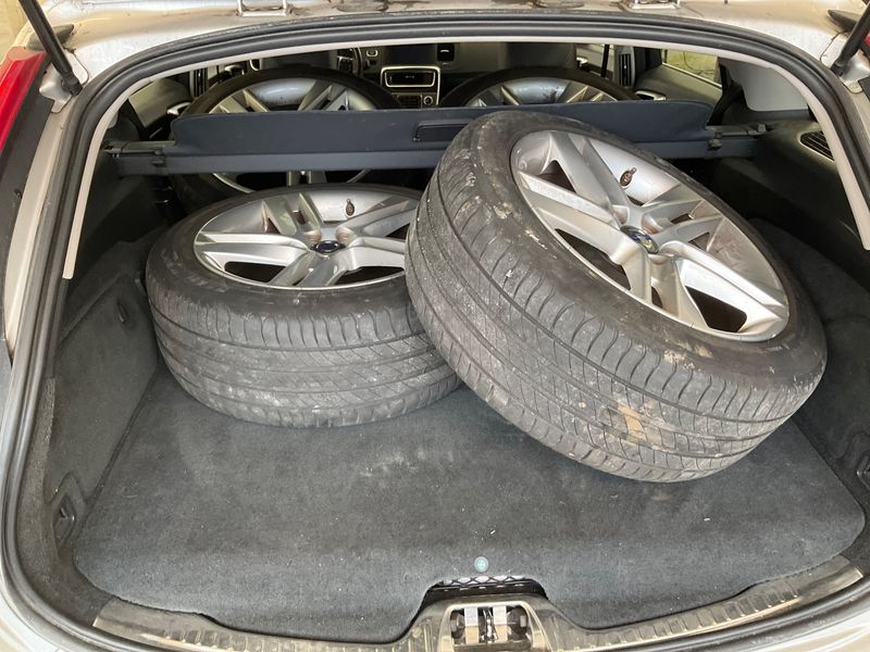 Volvo V60 2.4 D6 Plug-in Hybrid Summum AWD 2015 – снимка 15