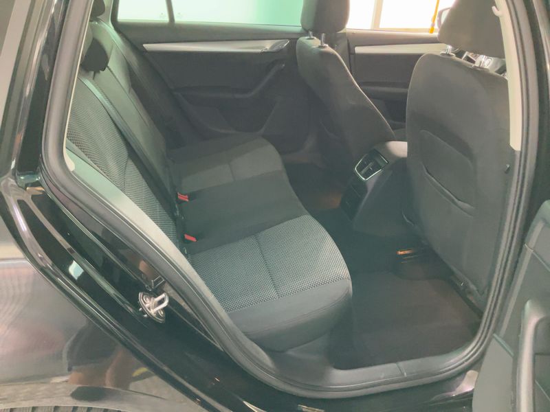 Skoda Octavia 1.6 TDI Ambition 4x4 2017 – снимка 20