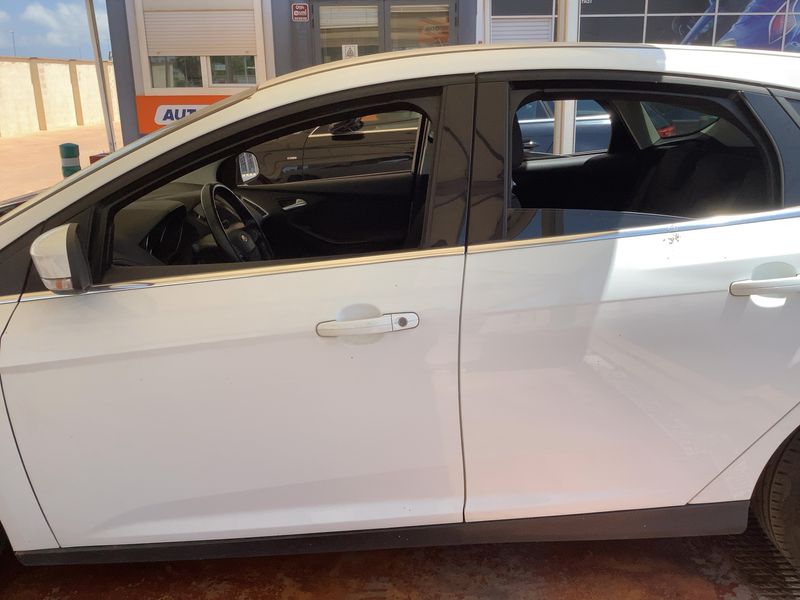 Ford Focus 1.0 EcoBoost Titanium 2015 – снимка 4