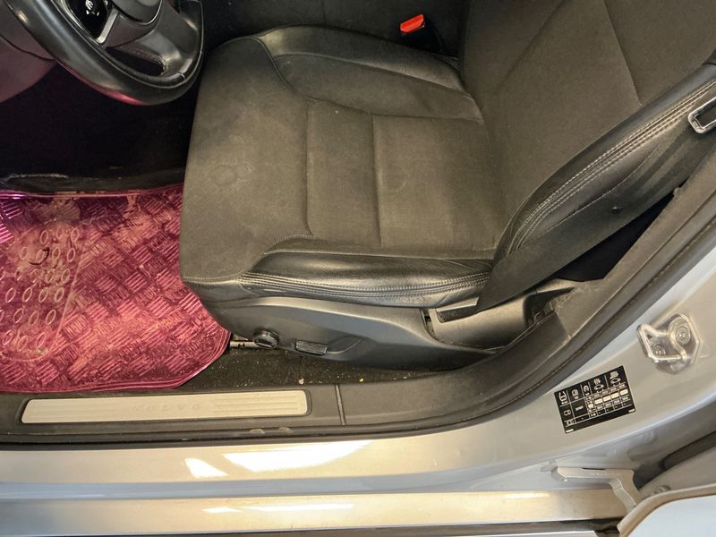 Volvo V60 2.0 D4 Momentum Pro 2020 – снимка 22