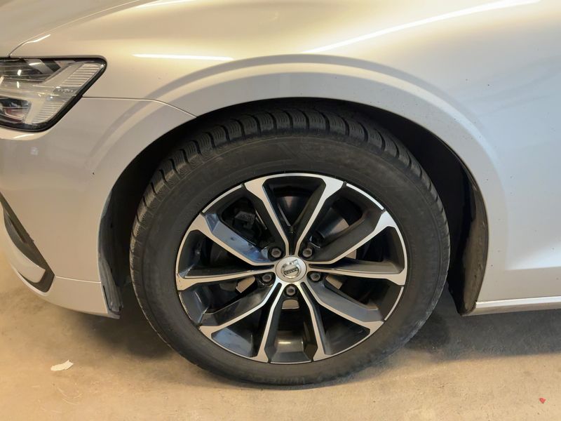 Volvo V60 2.0 D4 Momentum Pro 2020 – снимка 3