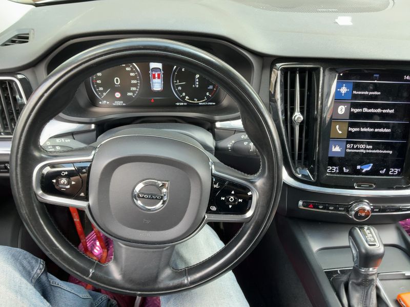 Volvo V60 2.0 D4 Momentum Pro 2020 – снимка 17