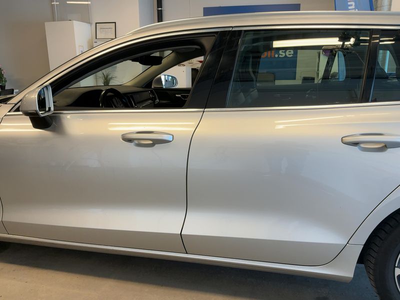 Volvo V60 2.0 D4 Momentum Pro 2020 – снимка 4