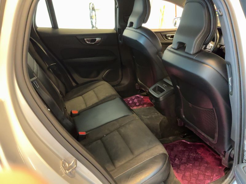 Volvo V60 2.0 D4 Momentum Pro 2020 – снимка 19