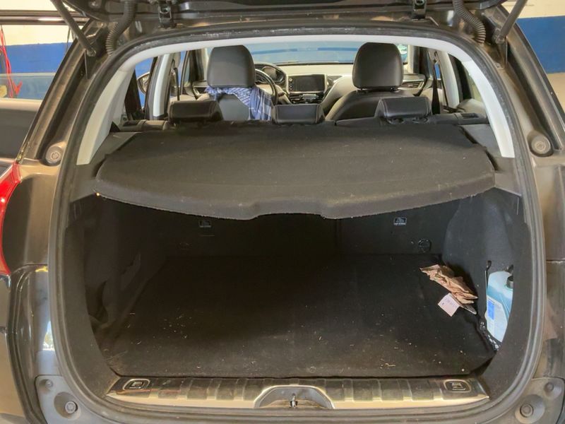 Peugeot 2008 1.6 Blue-HDi Allure 2018 – снимка 15
