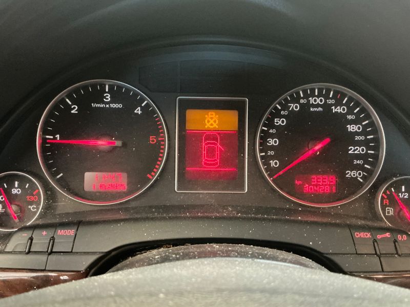 Audi A4 1.9 TDI 2004 – снимка 4