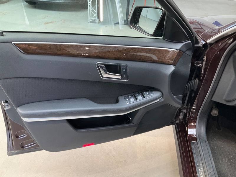 Mercedes-Benz E-Klasse E 350 4Matic 2011 – снимка 25