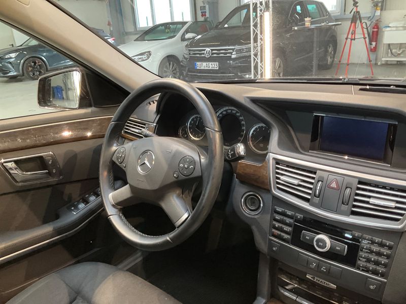 Mercedes-Benz E-Klasse E 350 4Matic 2011 – снимка 24