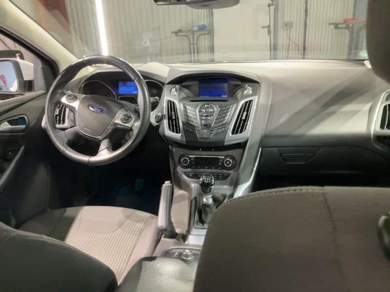 Ford Focus 1.6 TDCi Titanium 2014 – снимка 17