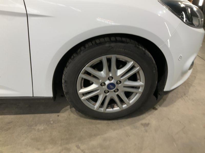 Ford Focus 1.6 TDCi Titanium 2014 – снимка 11