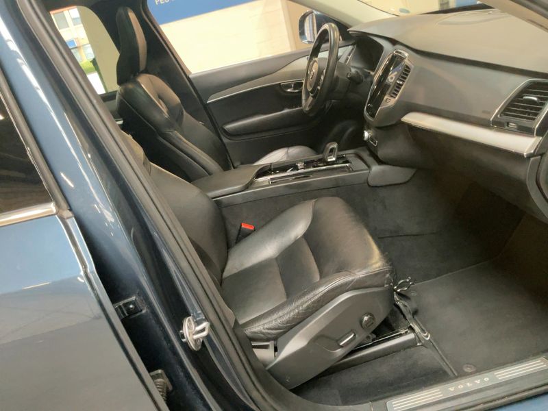 Volvo XC90 2.0 B5 Mild-Hybrid Momentum Pro AWD 2022 – снимка 16
