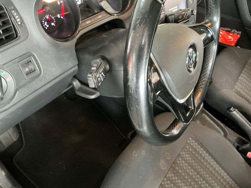 Volkswagen Polo 1.4 TDI Trendline BlueMotion Tech 2015 – снимка 23