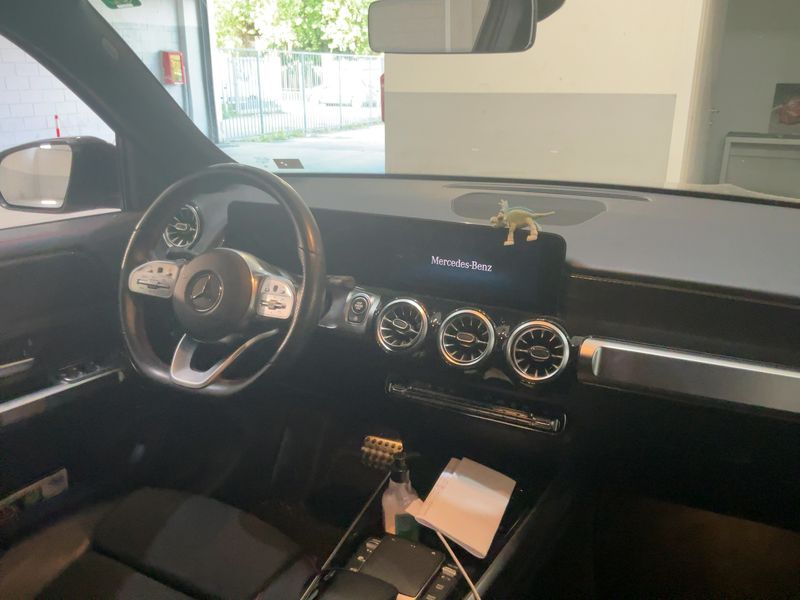 Mercedes-Benz GLB-Klasse GLB 200 d AMG Line 2021 – снимка 17