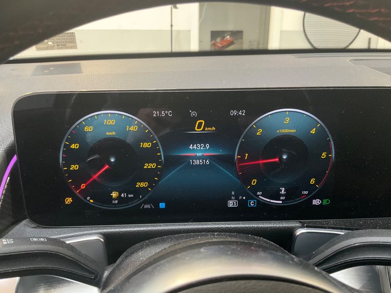 Mercedes-Benz GLB-Klasse GLB 200 d AMG Line 2021 – снимка 18