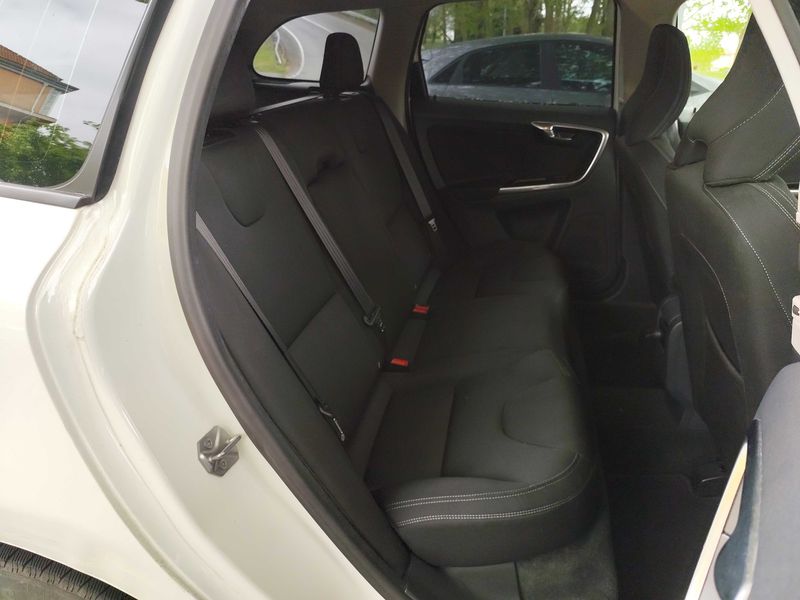 Volvo XC60 2.0 D4 Kinetic 2WD 2014 – снимка 14