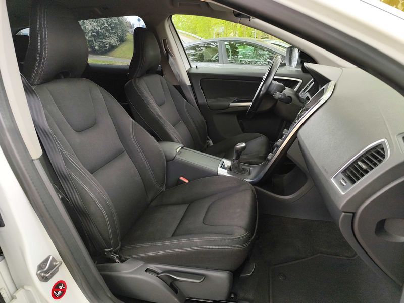 Volvo XC60 2.0 D4 Kinetic 2WD 2014 – снимка 10