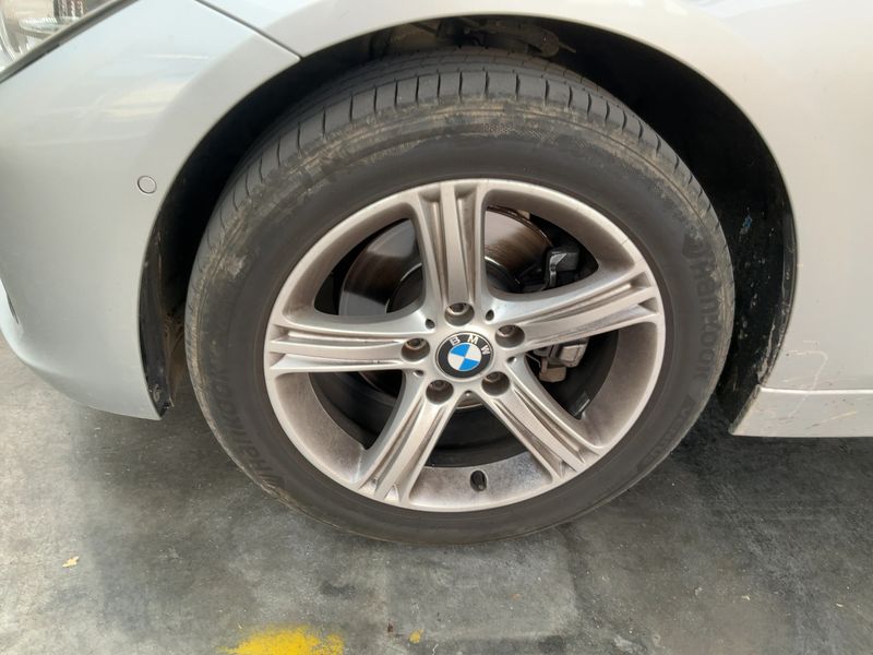 BMW 3er 320d xDrive 2013 – снимка 16