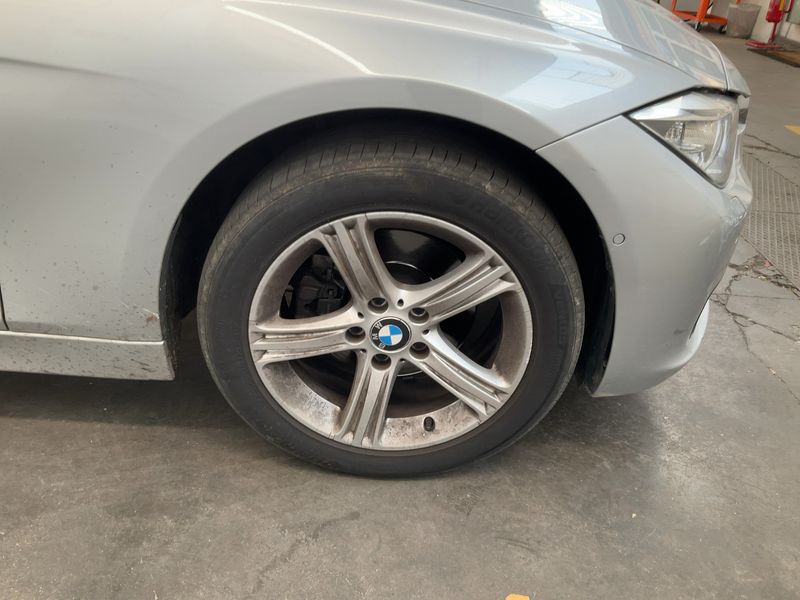BMW 3er 320d xDrive 2013 – снимка 19