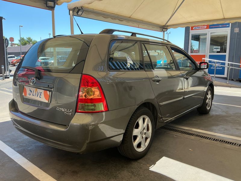 Toyota Corolla 1.4 D-4D 2006 – снимка 2