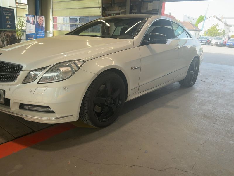 Mercedes-Benz E-Klasse E 350 CDI BlueEfficiency Avantgarde 2012 – снимка 2