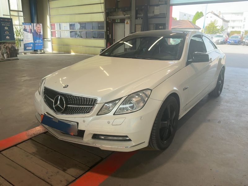 Mercedes-Benz E-Klasse E 350 CDI BlueEfficiency Avantgarde 2012 – снимка 1