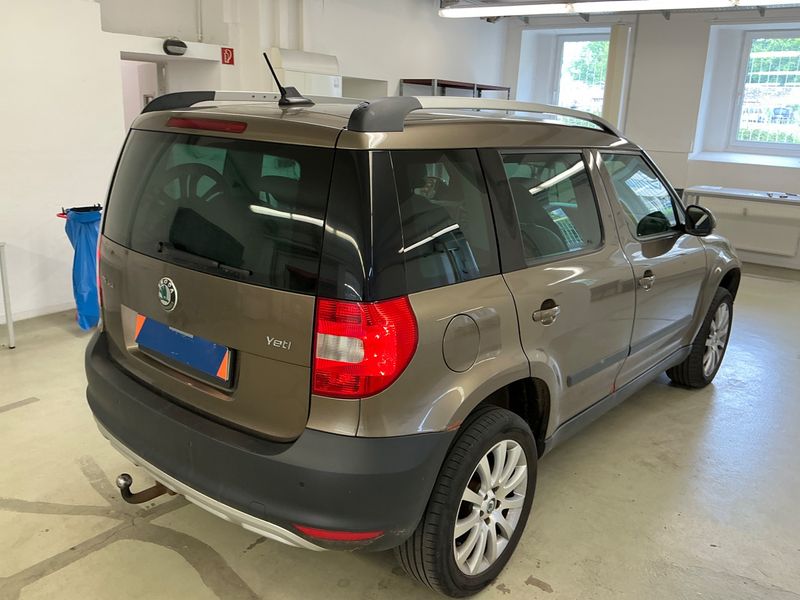 Skoda Yeti 1.8 TSI Experience 4x4 2011 – снимка 2