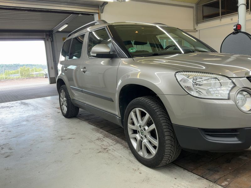 Skoda Yeti 1.8 TSI Ambition Plus Edition 4x4 2010 – снимка 12