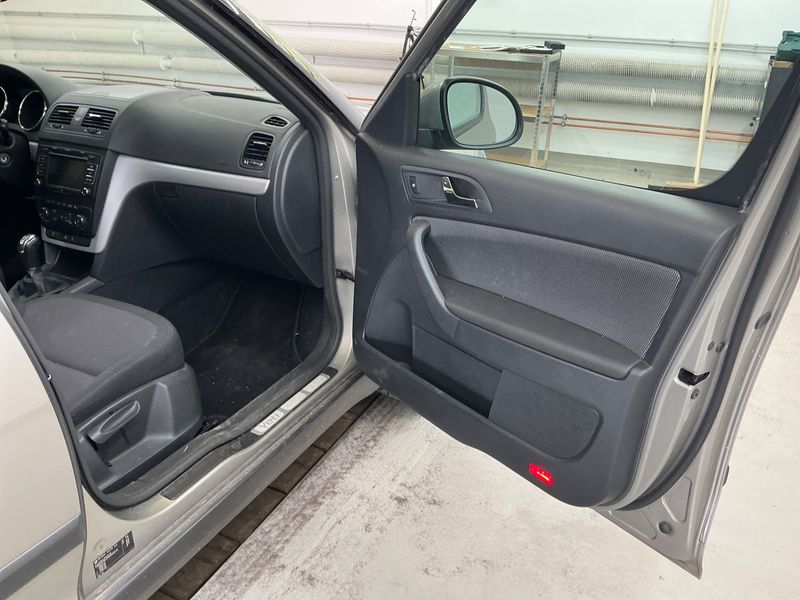 Skoda Yeti 1.8 TSI Ambition Plus Edition 4x4 2010 – снимка 22