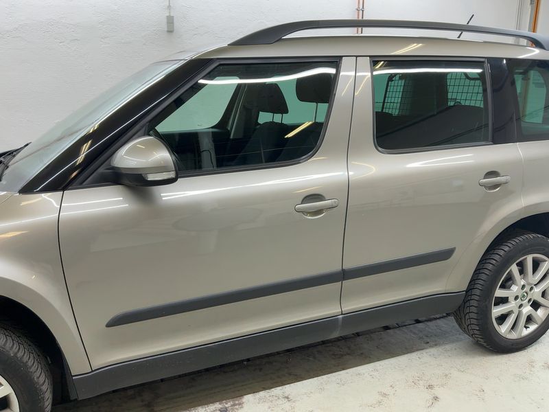 Skoda Yeti 1.8 TSI Ambition Plus Edition 4x4 2010 – снимка 4