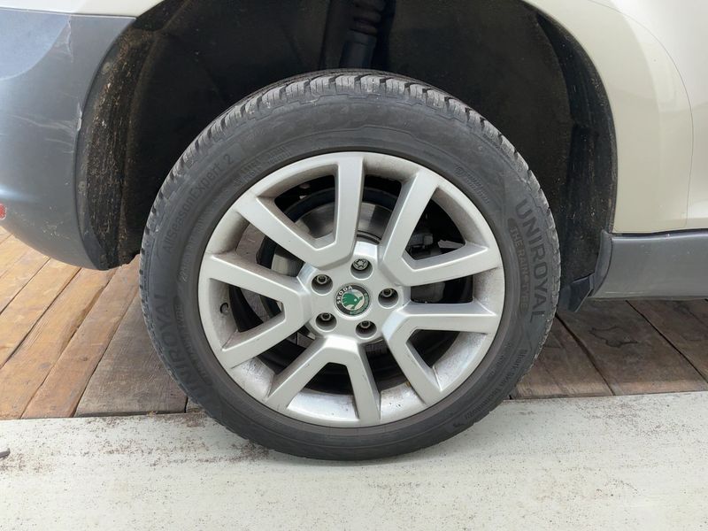 Skoda Yeti 1.8 TSI Ambition Plus Edition 4x4 2010 – снимка 9