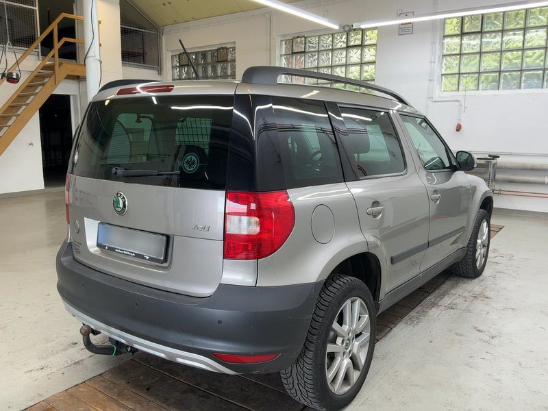 Skoda Yeti 1.8 TSI Ambition Plus Edition 4x4 2010 – снимка 8