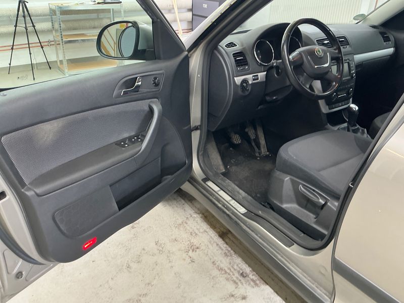Skoda Yeti 1.8 TSI Ambition Plus Edition 4x4 2010 – снимка 25